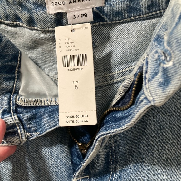 Good American Weekender High-Rise Relaxed Cuff Jeans - Picture 13 of 14